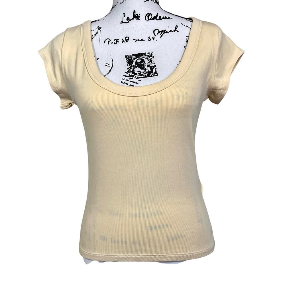 Zara yellow-colored scoop neck top with short sleeves and  ribbed size L casual
